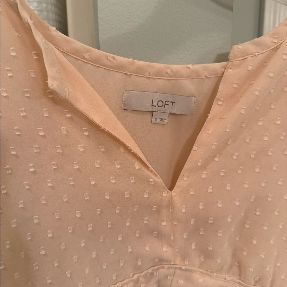 Loft pale pink Swiss dot top euc - Picture 2 of 9